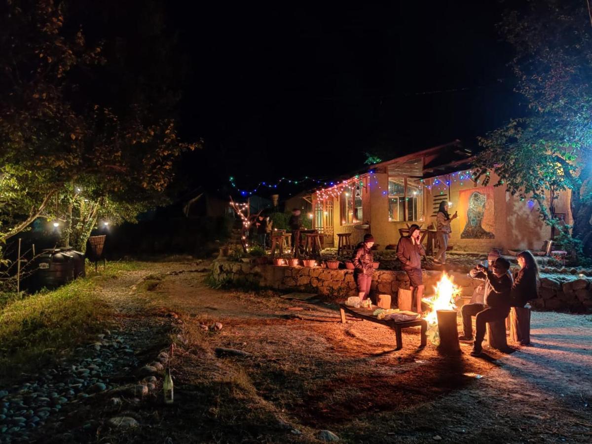 بيت شباب Monkey Mud House And Camps, Bir المظهر الخارجي الصورة
