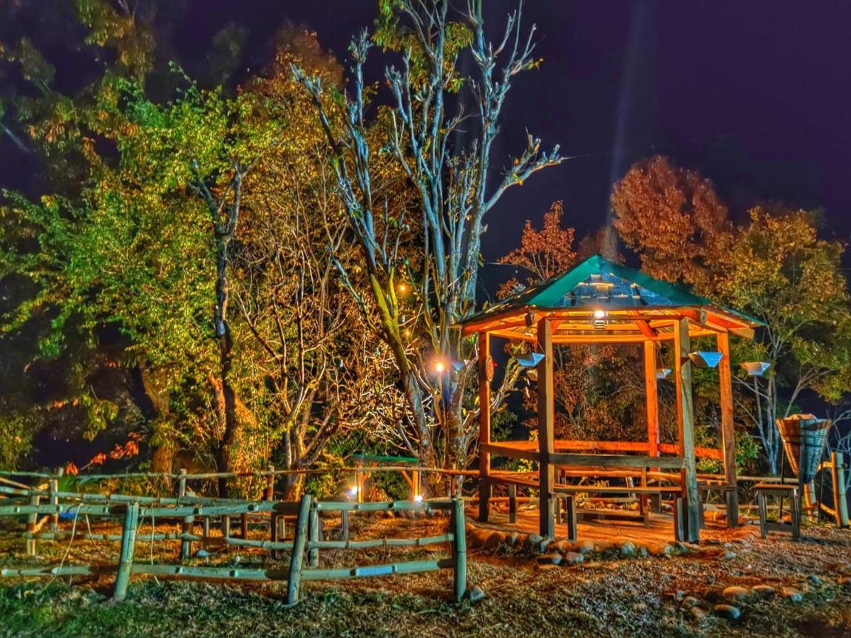 بيت شباب Monkey Mud House And Camps, Bir المظهر الخارجي الصورة