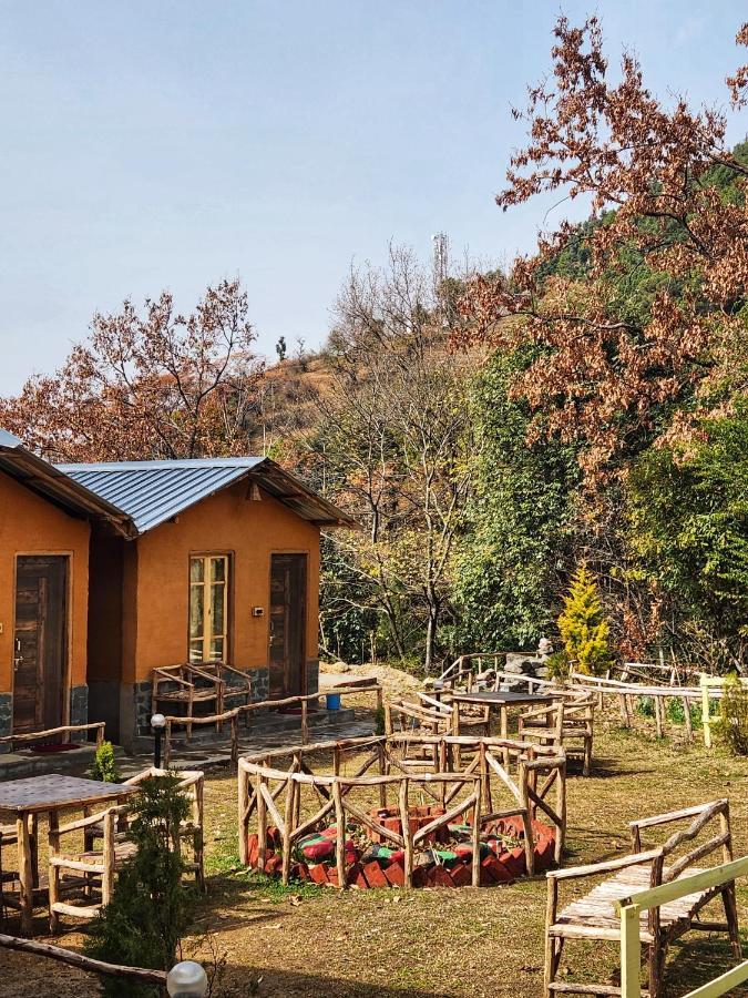 بيت شباب Monkey Mud House And Camps, Bir المظهر الخارجي الصورة