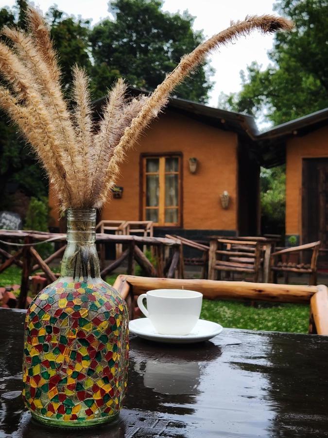 بيت شباب Monkey Mud House And Camps, Bir المظهر الخارجي الصورة