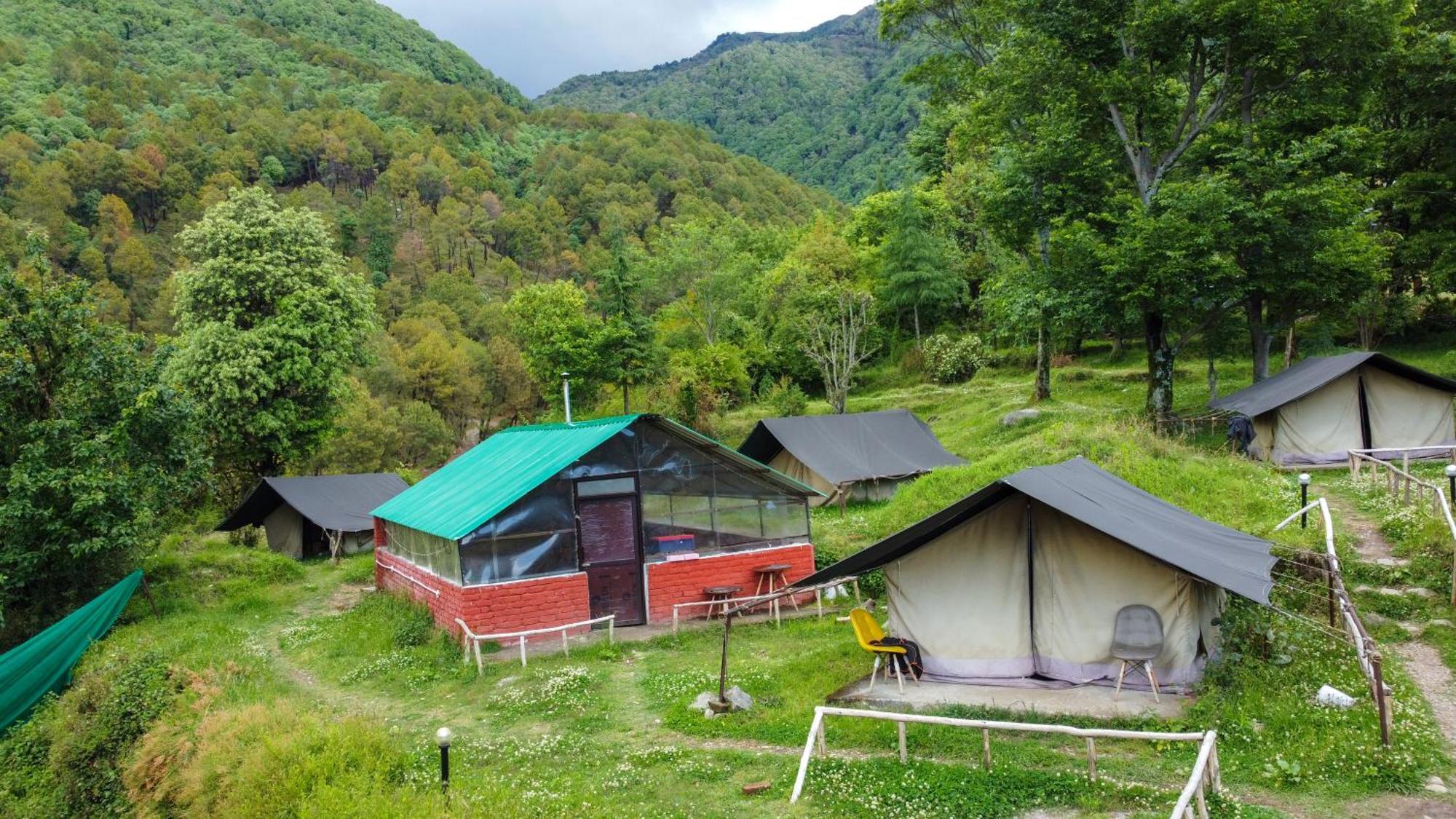 بيت شباب Monkey Mud House And Camps, Bir المظهر الخارجي الصورة