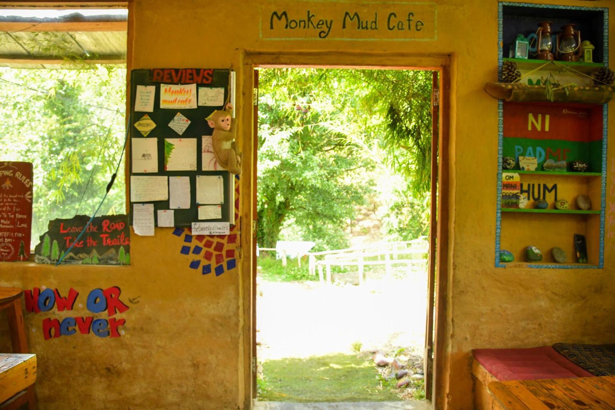 بيت شباب Monkey Mud House And Camps, Bir المظهر الخارجي الصورة